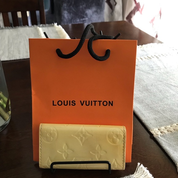 Louis Vuitton Vernis Key 🔑 Keeper 🔥 - Picture 2 of 7